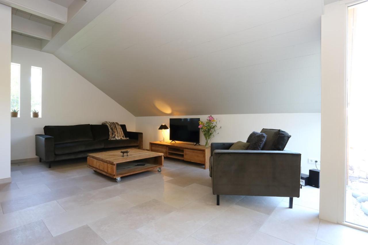 Hoogheem Erfgoed & Logies Villa Nieuwolda-Oost ภายนอก รูปภาพ